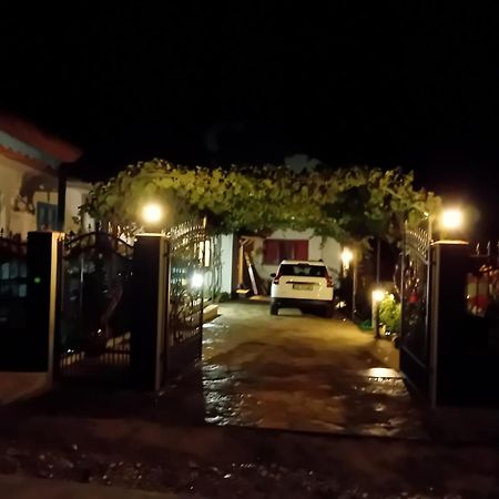 Hotel Casa Rasaritul Soarelui Sarichioi Esterno foto