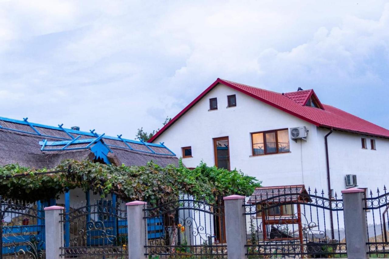 Hotel Casa Rasaritul Soarelui Sarichioi Esterno foto