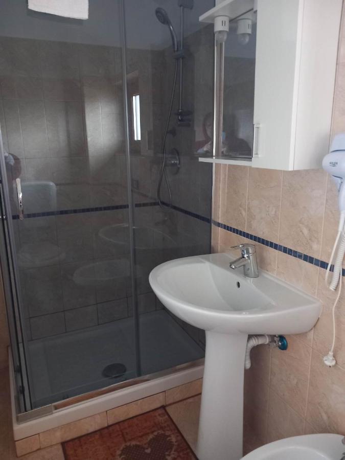 Hotel Casa Rasaritul Soarelui Sarichioi Esterno foto